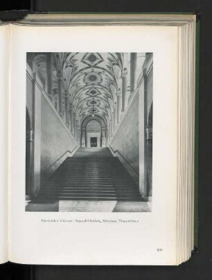 Staatsbibliothek, München. Treppenhaus.