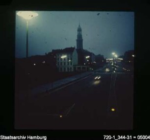 Wettbewerb "Das neue Gesicht Hamburgs": Ost-West-Straße bei Nacht