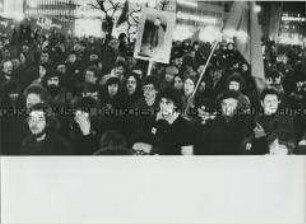 Demonstration und Kundgebung am Wittenbergplatz in West-Berlin gegen die amerikanische Vietnampolitik
