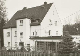 Wohnhaus mit Werkstattanbau