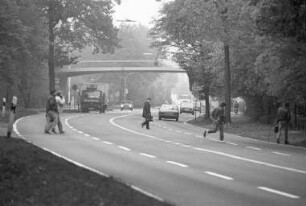Fußgängerbrücke über den Adenauerring in Höhe der Hagsfelder Allee