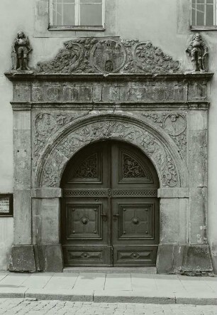 Freiberg (Sachsen). Kaufhaus, Ratskeller, Portal