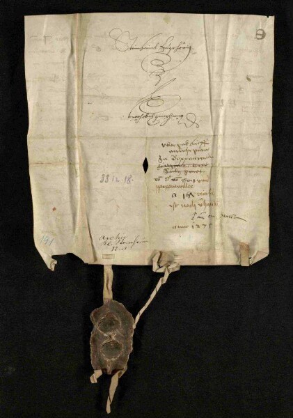 Hartmann Hupolz von Poppenweiler verkauft durch die Hand und mit Bewilligung seines Herrn Grafen Gottfrieds von Löwenstein (Levenstain) an Judinta, die Witwe Wolframs zu Rems (Remse), 90 Jauchert Acker, 3 Jauchert Wiesen und eine Hofreite im Dorf Poppenweiler, durchaus freien und nicht mit Diensten beschwerten Besitz, um 186 lb. Hlr.