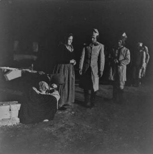Sorbisches Volkstheater: "Wotprosenje" (Die Abbitte) : Loga. Schauspieler des Sorbischen Volkstheaters bei der Aufführung des Theaterstückes "Wotprosenje" (Die Abbitte)