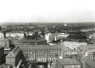 Dresden-Altstadt. Blick vom Rathausturm über den Neumarkt gegen die Neustadt