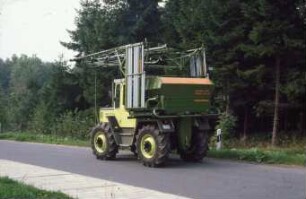 Fotografie: Mineraldüngerstreuer, Auslegerstreuer, Pneumatische Verteilung, Transport