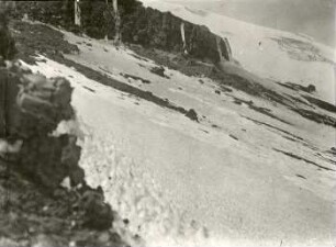 Die roten Nordwände des Chimborazo bei 5700 m Höhe