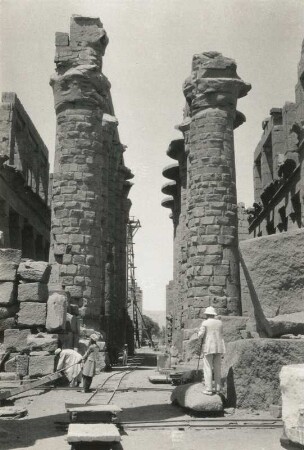 Karnak. Amontempel. Großer Säulensaal von Süden (1550ante/1070ante)