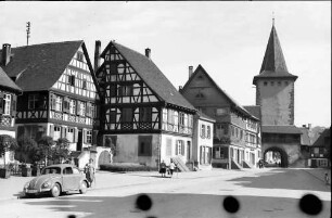 Gengenbach: Straße mit dem Oberen Tor