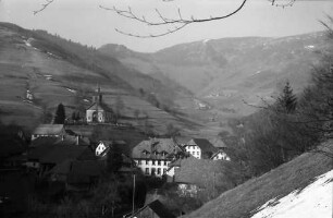 Neuenweg: Blick vom Südhang auf Neuenweg