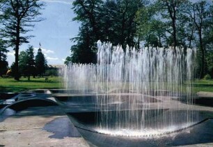 Bundesgartenschau 1967. Wasserspiel ("tanzende Wasserwände") im Schlossgarten