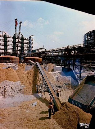 Baugrube im Kunststoff-Betrieb des Elektrochemischen Kombinats Bitterfeld