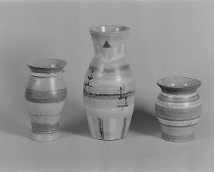 Vase : Drei Vasen (1. Dr. 20. Jh.; wohl K. Feuerriegel)