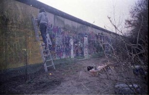 Sprayer an der Grenzmauer 75 am Schlesischen Busch