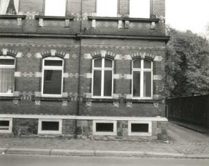 Wurzen, Bahnhofstraße 21a. Wohnhaus (1880/1890). Erdgeschoßfenster