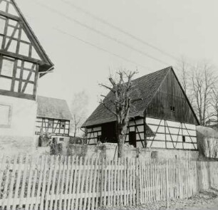 Waldenburg (Sachsen)-Dürrenuhlsdorf, Scheune des ehemaligen Vierseithofes, Straßenansicht