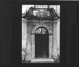 Wald: Portal zum Kloster