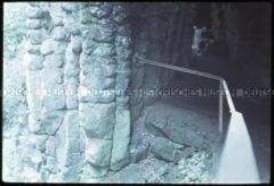 Eingang zur Elfengrotte, die im Volksmund Käsegrotte genannt wird
