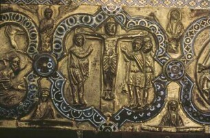 Schrein des heiligen Maurinus — Märtyrerdarstellungen, Kardinaltugenden und Heiligen mit Spruchbändern — Märtyrerdarstellungen — Die Kreuzigung des Andreas