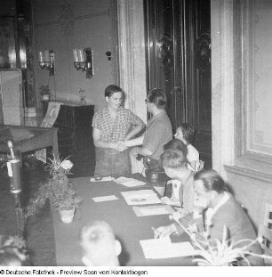 Junge Pioniere; Pioniere mit Maurerbrigadier; Heinitz und Hartmann
