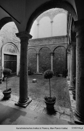 Collegio Vescovile & Seminario Vescovile & Palazzo di Giustizia, Cortile, Montepulciano