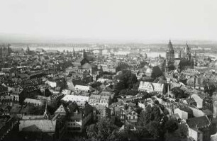 Mainz, Stadtansicht : Mainz. Stadtansicht mit Mainzer Dom. Blick vom Turm der Pfarrkirche St. Stephan über den Rhein nach Nordwesten