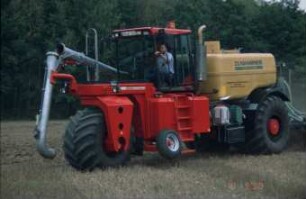 Fotografie: Gülleausbringung, Systemtraktor, Gülletrac selbstfahrend, Terrareifen, Güllefass, Gülleinjektor