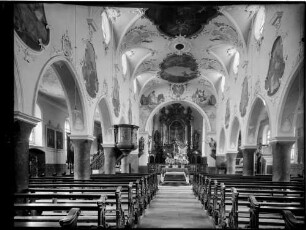 Hochsal Sankt Pelagius Kirche Innenansicht Richtung Chor