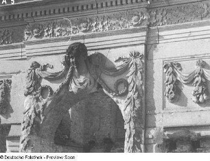 Dresden. Ruine des Palais im Großen Garten. Fassadendetail (Obergeschoss)