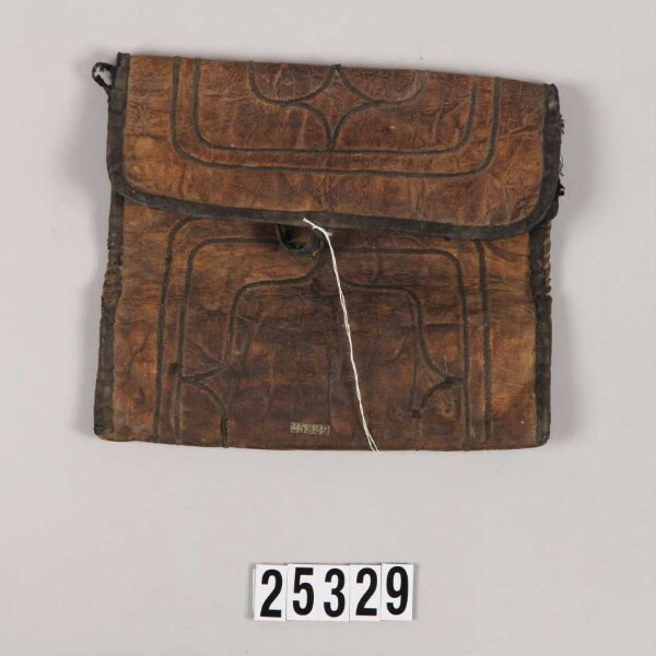 Tobacco pouch