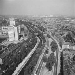 Gera-Flutgraben und Wilhelm-Pieck-Straße (Stauffenbergallee) in Erfurt : Blickrichtung Norden