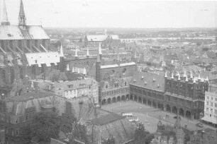 Lübeck: Blick von der Petrikirche, Blick auf Rathausplatz