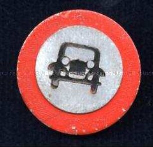WHW-Abzeichen, Serie "Verkehrszeichen" (Verkehrsverbot für Kraftwagen), "Tag der Deutschen Polizei" vom Januar 1939