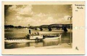 Raddampfer und Weichselbrücke in Warschau