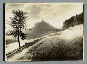 Morgens vor der Leuchtenburg