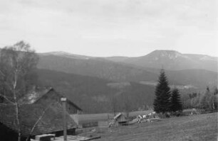 Arber-Kaitersbergzug : Blick über ein Tal auf den Arber-Kaitersbergzug bei Lohberg