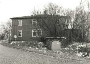 Radeburg, Bahnhofstraße. Bahnhof (1884). Lokschuppen