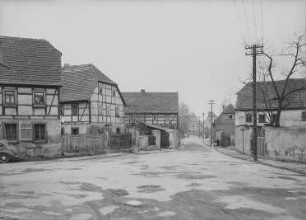 Dresden-Coschütz, Altcoschütz. Blick vom ehemaligen Dorfteich in den Rundling mit Gehöften