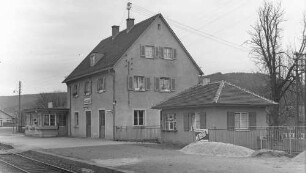 Fornsbach Empfangsgebäude Kiosk Bahnsteig