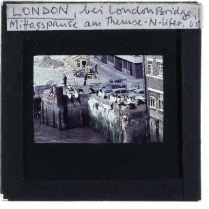 London, London Bridge : Flussufer