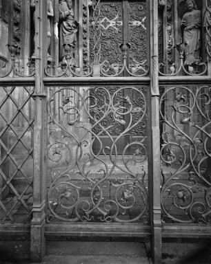Gitter um die Vorhalle