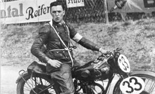Triebischtal-Tanneberg. Dammmüller Helmut Reuschel als Rennfahrer, vor 1939, Repro