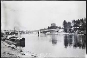 Pont de Suresnes, vom Seineufer aus gesehen