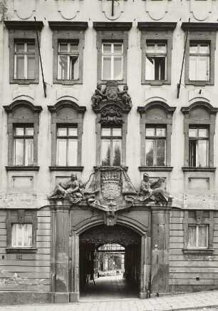 Altenburg, ehemaliges Amtshaus, Mittelrisalit
