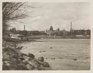 Kiel - Wiker Bucht mit Kasernenanlagen