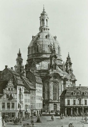 Der Neumarkt zu Dresden vom Jüdenhof aus