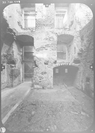 Bad Muskau. Ruine des Neuen Schloßes. Innenansicht