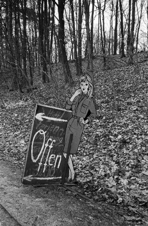 In Altenhof am Werbellinsee : In Altenhof am Werbellinsee, gegenüber "Bin ollen Hoff"; siehe 2473_15 (Farbe)