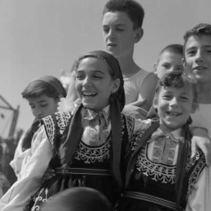 10. Jahresfeier der Pioniere in Sofia Mitwirkende junge Pioniere im Stadion