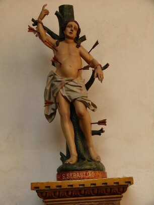 Heiliger : Diese Figur des Heiligen Sebastian steht im Kreuzgang. Mit dem Bau der romanischen Kathedrale Sé wurde nach 1100 begonnen. Aufgenommen im Februar 2008. Foto: Uwe Gerig